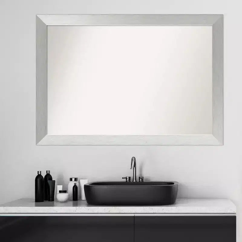 Badezimmer-Wandspiegel aus Holz ohne Facettenschliff