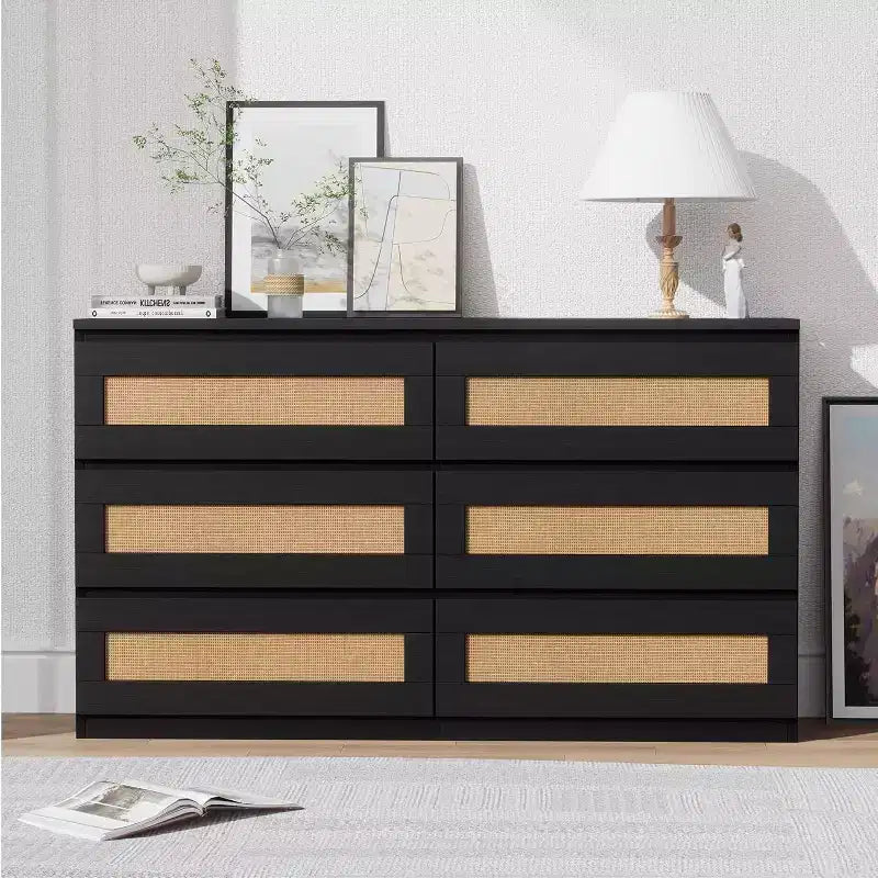 Moderner Rattanschrank mit sechs Schubladen