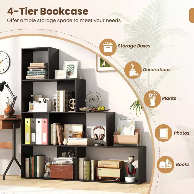 Bücherregal mit vier Ablagen