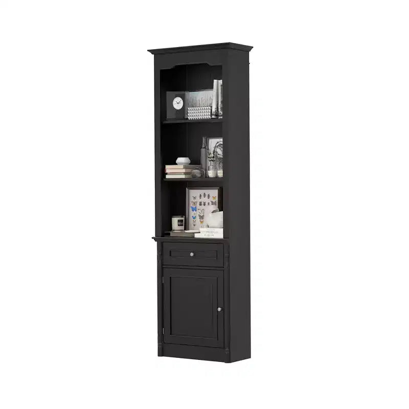 Set aus hohen Aufbewahrungsschränken, Vitrine neben dem Kamin
