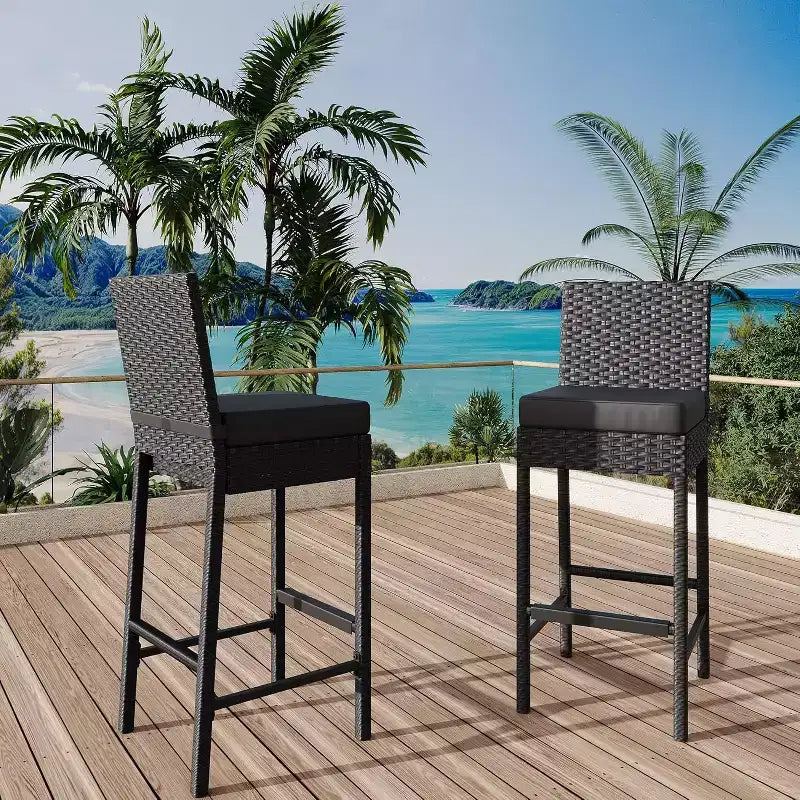 Outdoor-Barhocker-Set aus Rattan