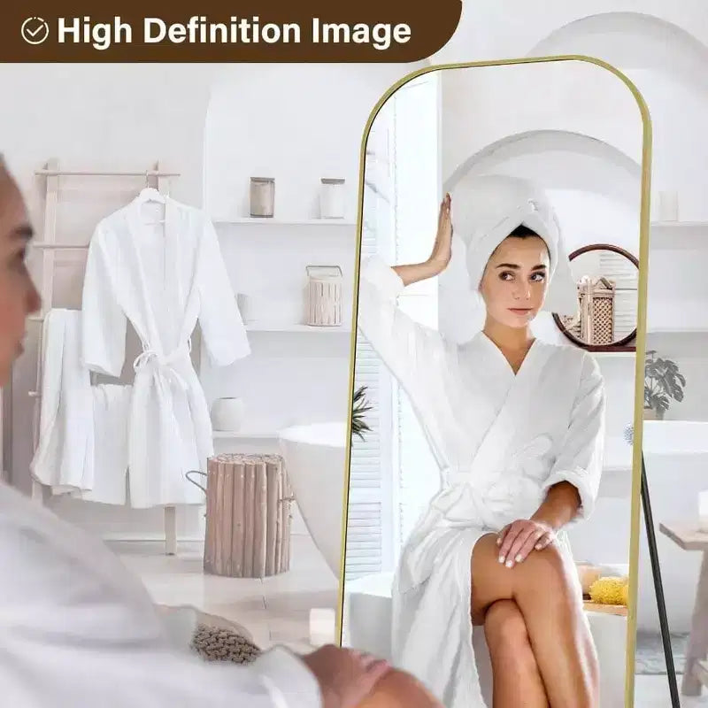 Miroir en pied de style moderne