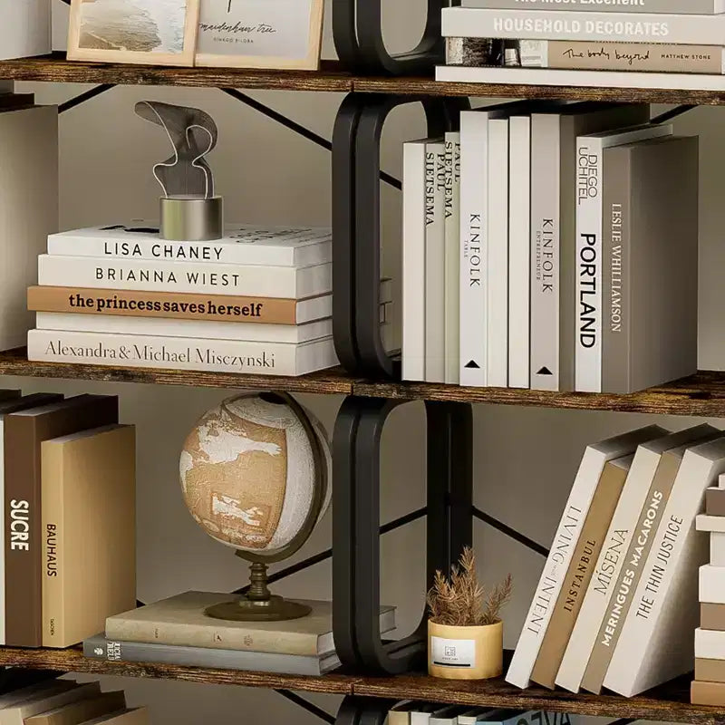 Bibliothèques à cinq niveaux, hautes et ouvertes